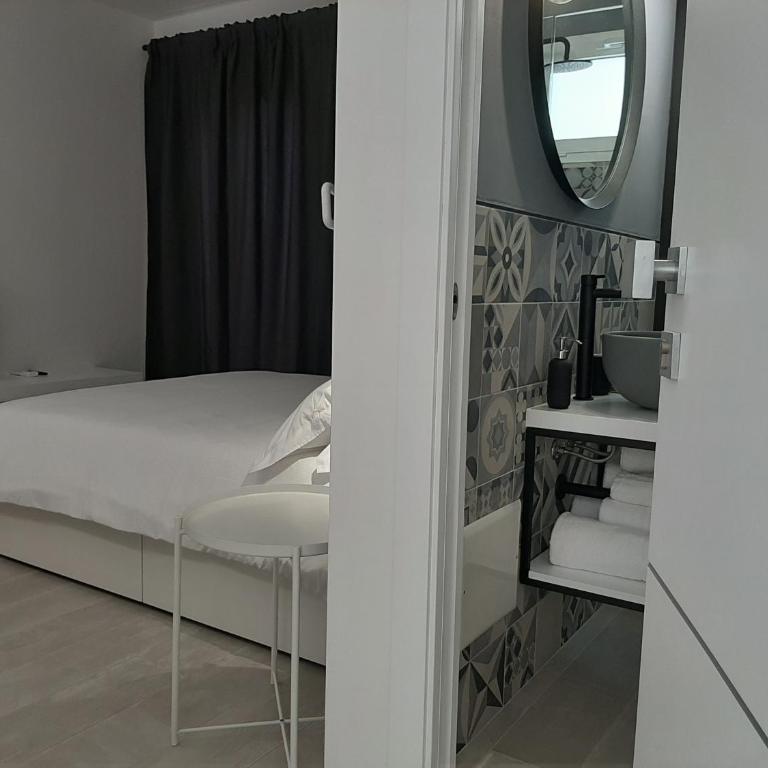 Kore Home - Camera Matrimoniale con Bagno Privato - 24