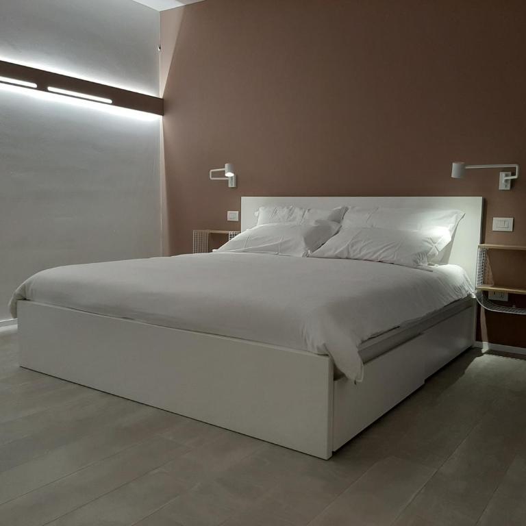 Kore Home - Camera Matrimoniale con Bagno Privato - 33