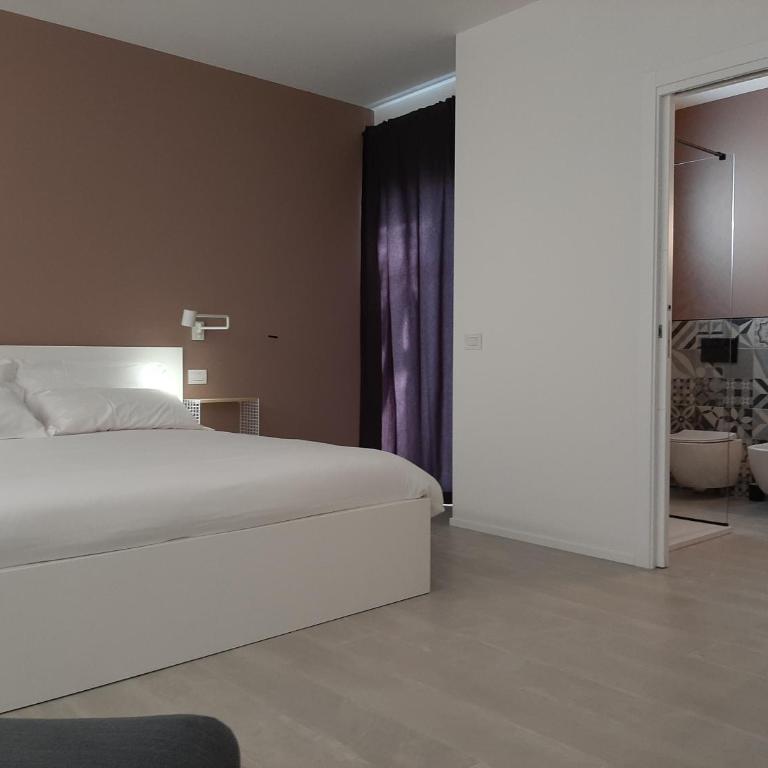 Kore Home - Camera Matrimoniale con Bagno Privato - 32