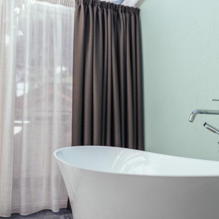 Tirolerhof - Suite Deluxe con Vasca Idromassaggio - 2