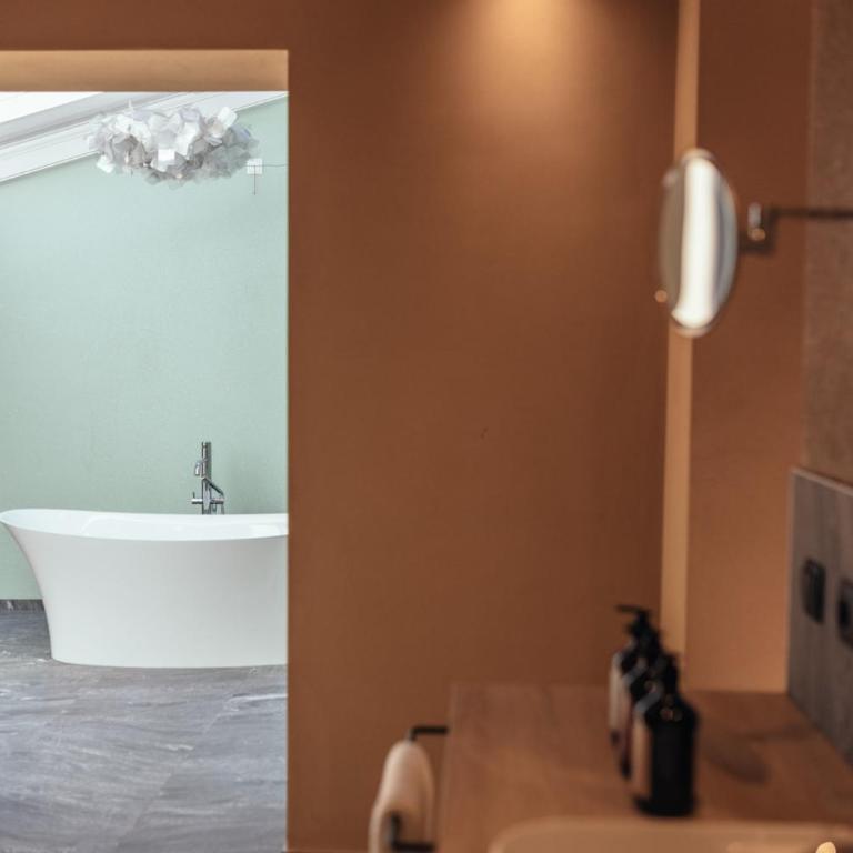 Tirolerhof - Suite Deluxe con Vasca Idromassaggio - 5