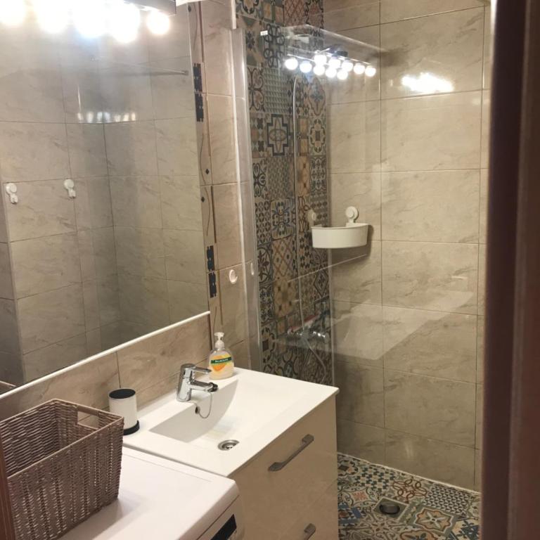Yumbo Beach Apartment Perfect location free fast WIFI - Apartamento de 1 dormitorio - 12