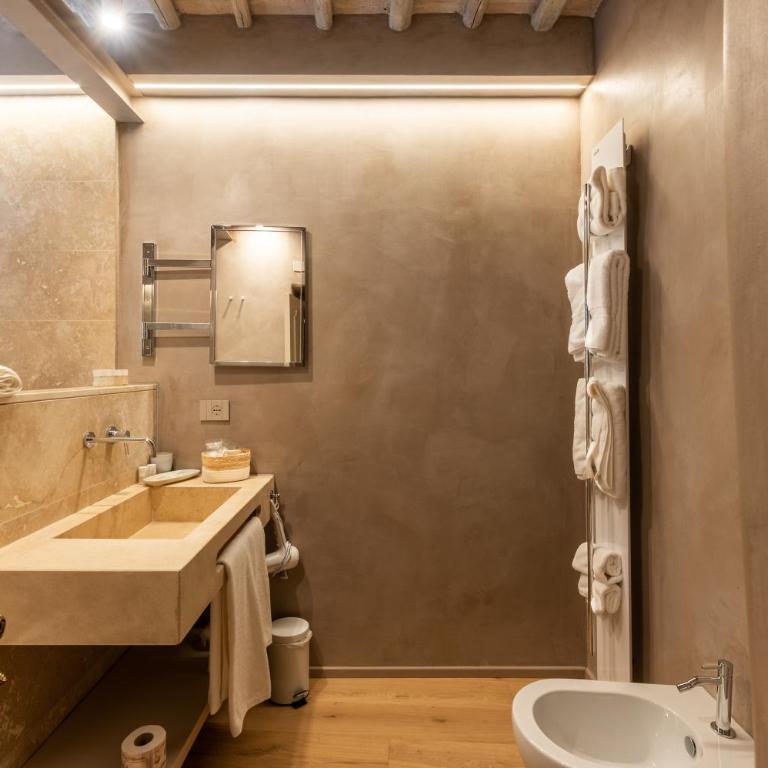 Casa Franci Montalcino - Deluxe Double Room with Castle View - 2