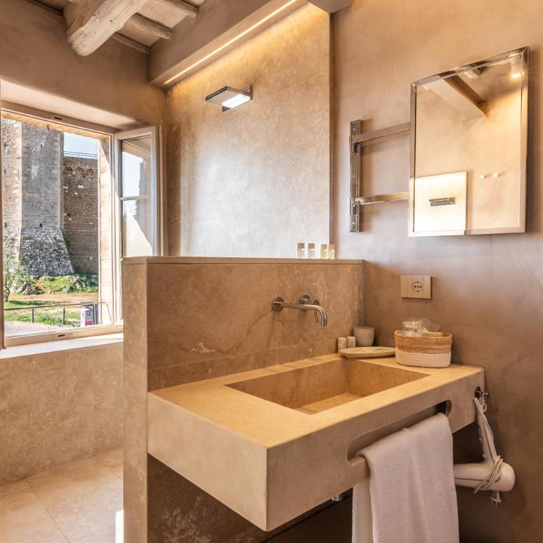 Casa Franci Montalcino - Deluxe Double Room with Castle View - 5