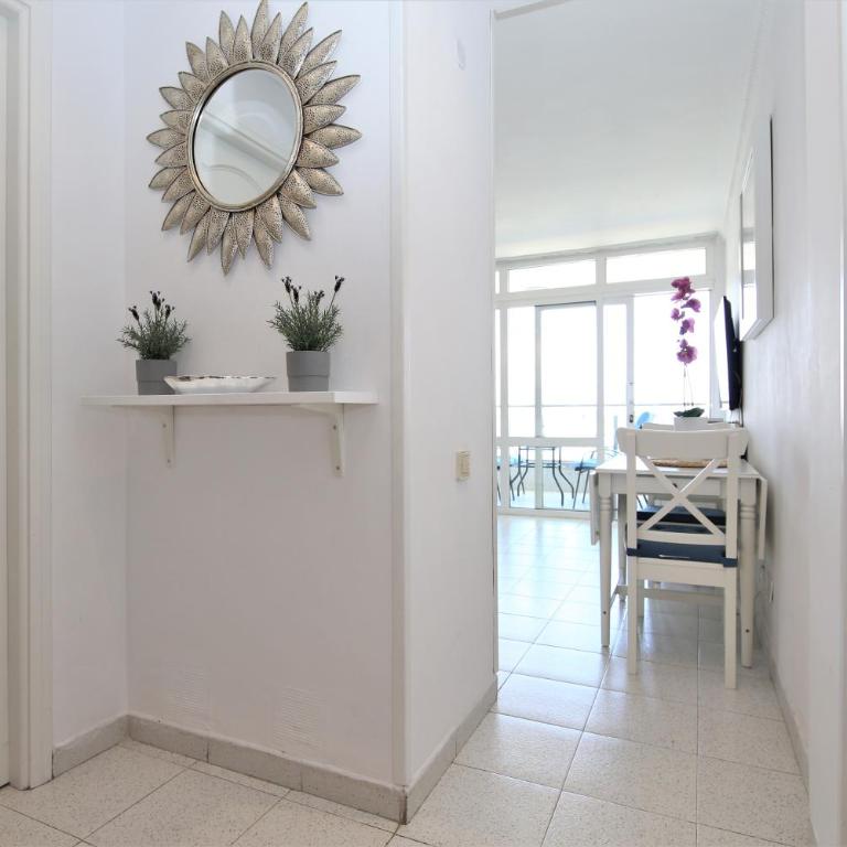 Central Apartment overlooking Yumbo centre with heated pool - Apartamento - 7