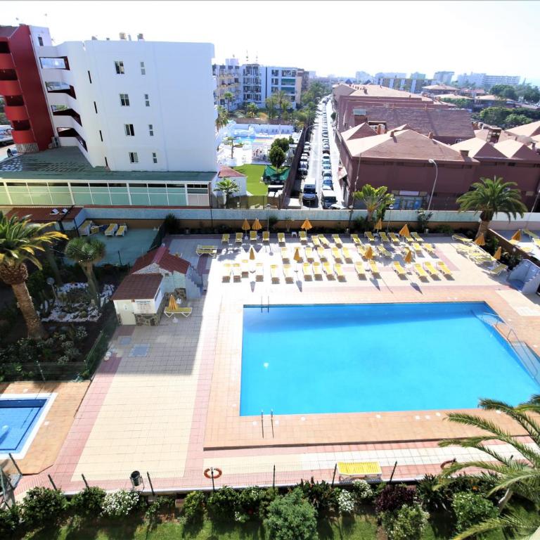 Central Apartment overlooking Yumbo centre with heated pool - Apartamento - 32