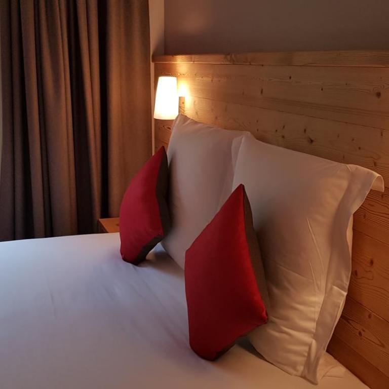 AUBERGE DES GLIERES Plateau des Glières - Chambre Double - 7