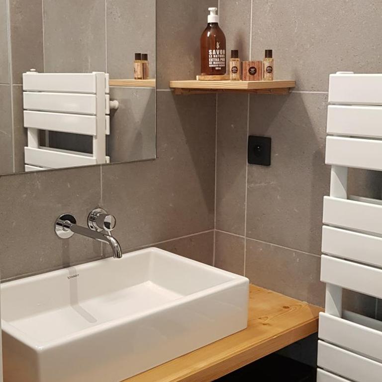 AUBERGE DES GLIERES Plateau des Glières - Chambre Double - 8