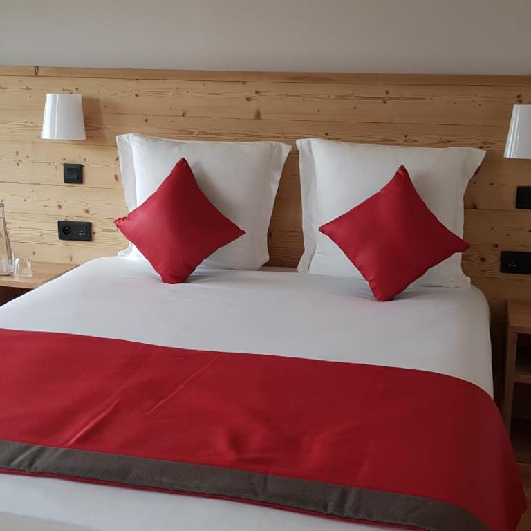 AUBERGE DES GLIERES Plateau des Glières - Suite avec Balcon - 9