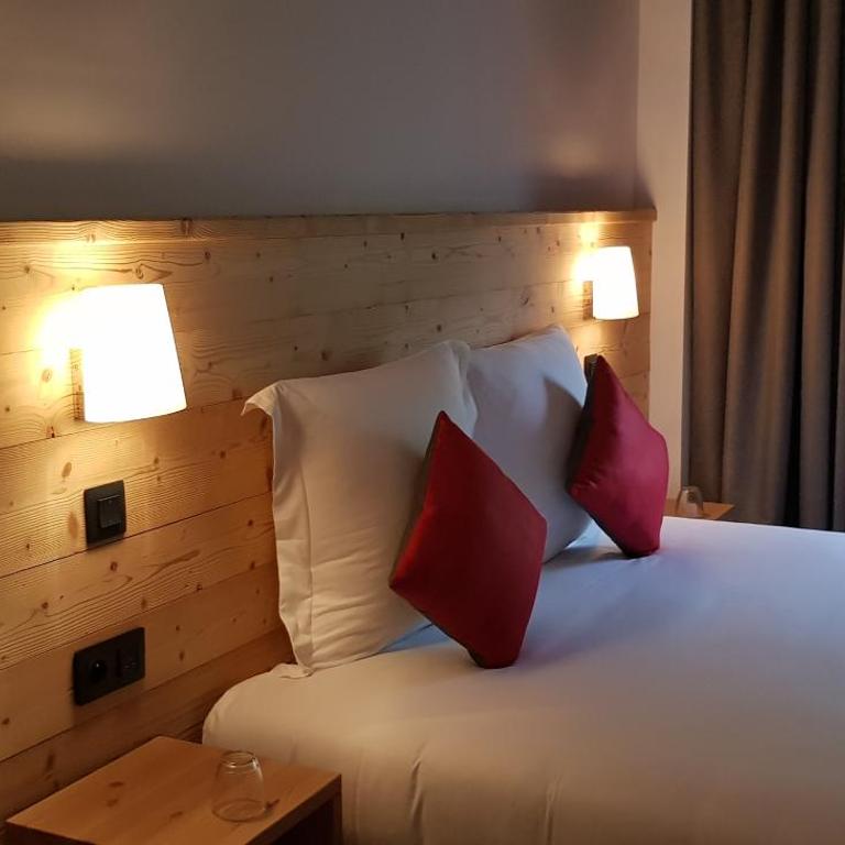 AUBERGE DES GLIERES Plateau des Glières - Suite - 2