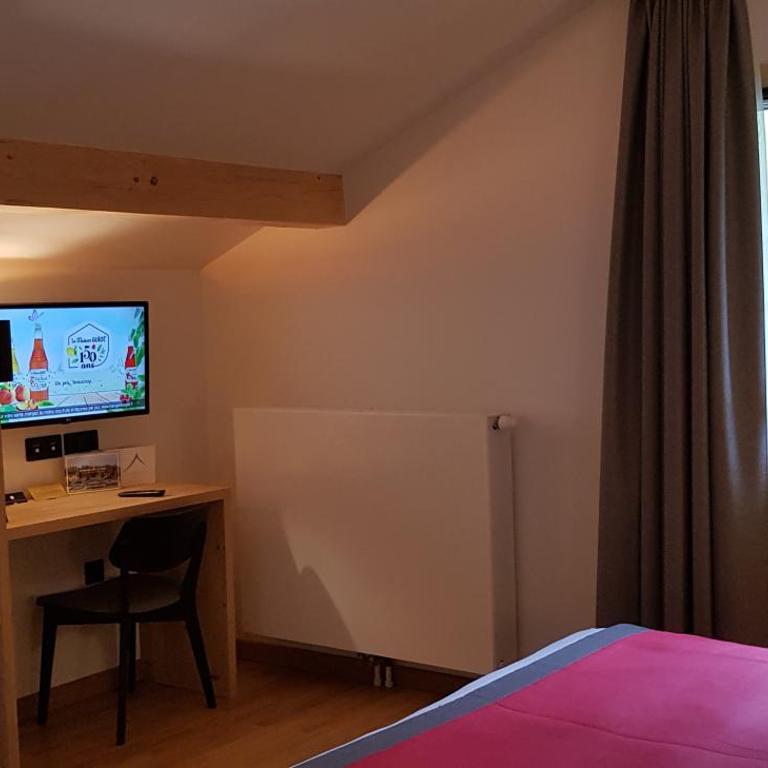 AUBERGE DES GLIERES Plateau des Glières - Chambre Double Deluxe - 8