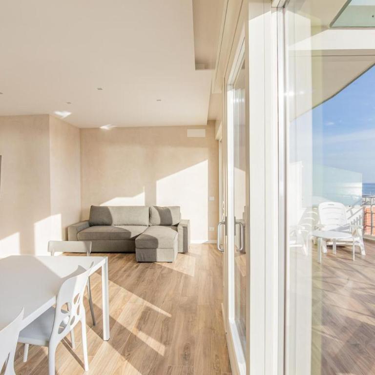 Beachfront Penthouse with private parking - Apartment mit 3 Schlafzimmern - 12