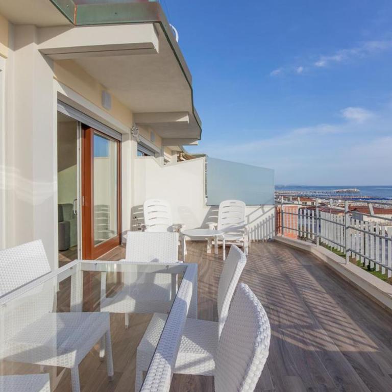 Beachfront Penthouse with private parking - Apartment mit 3 Schlafzimmern - 23