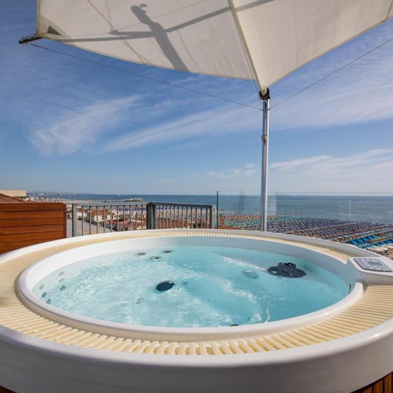 Beachfront Penthouse with private parking - Apartment mit 3 Schlafzimmern - 1