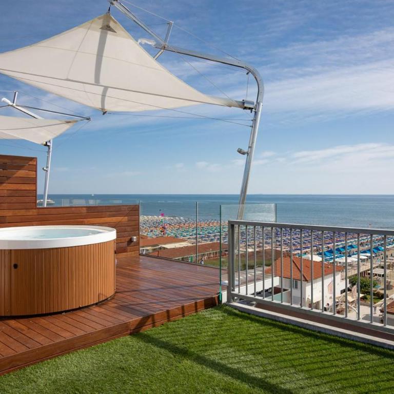Beachfront Penthouse with private parking - Apartment mit 3 Schlafzimmern - 40