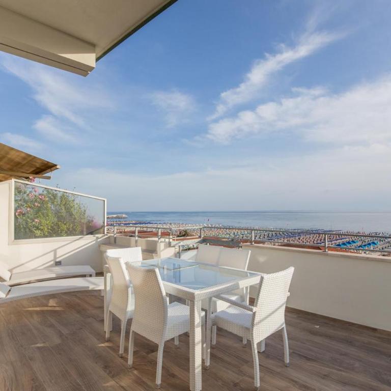 Beachfront Penthouse with private parking - Apartment mit 3 Schlafzimmern - 46
