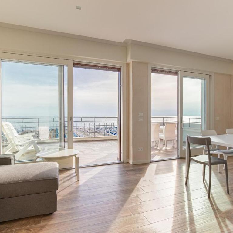 Beachfront Penthouse with private parking - Apartment mit 3 Schlafzimmern - 47