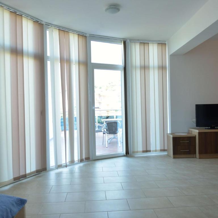 Belvedere Apartments with Seaview - Deluxe Apartment - 13