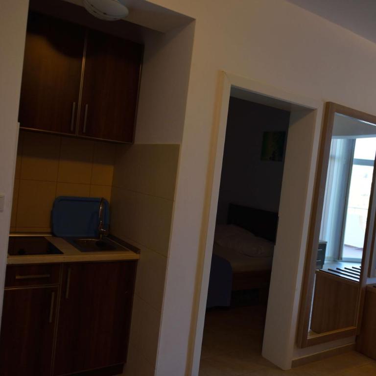 Belvedere Apartments with Seaview - Deluxe Apartment - 4