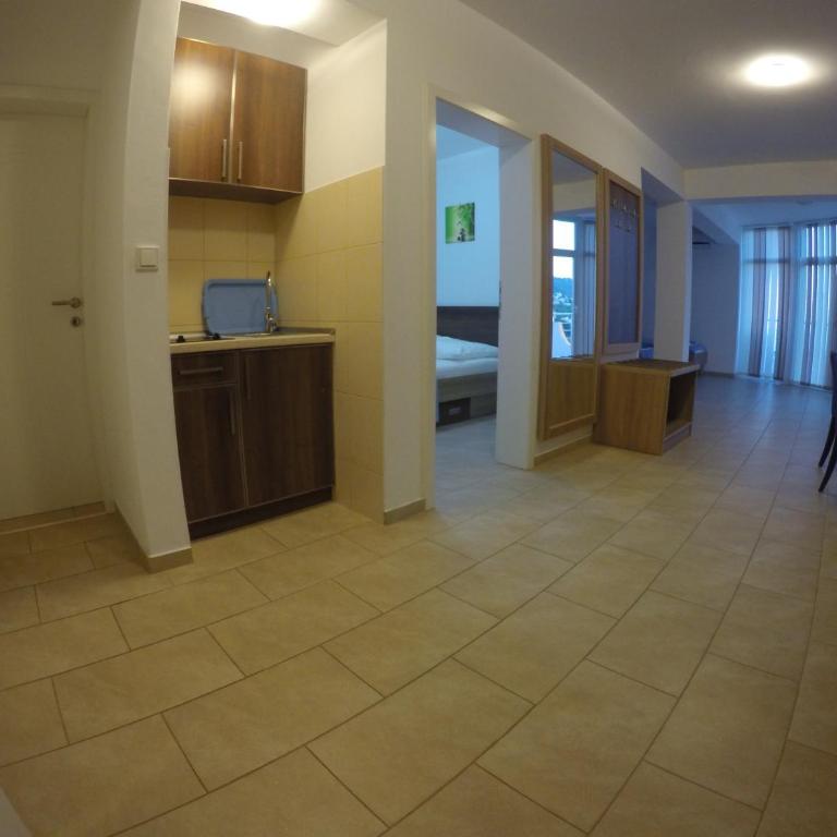 Belvedere Apartments with Seaview - Deluxe Apartment - 10
