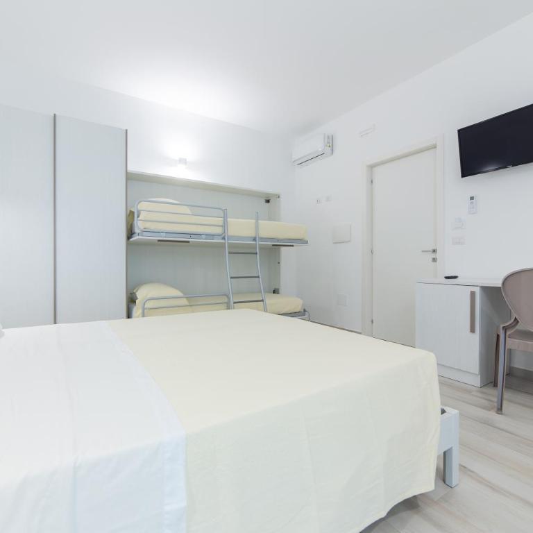 B&B SOLE - Camera Familiare - 4