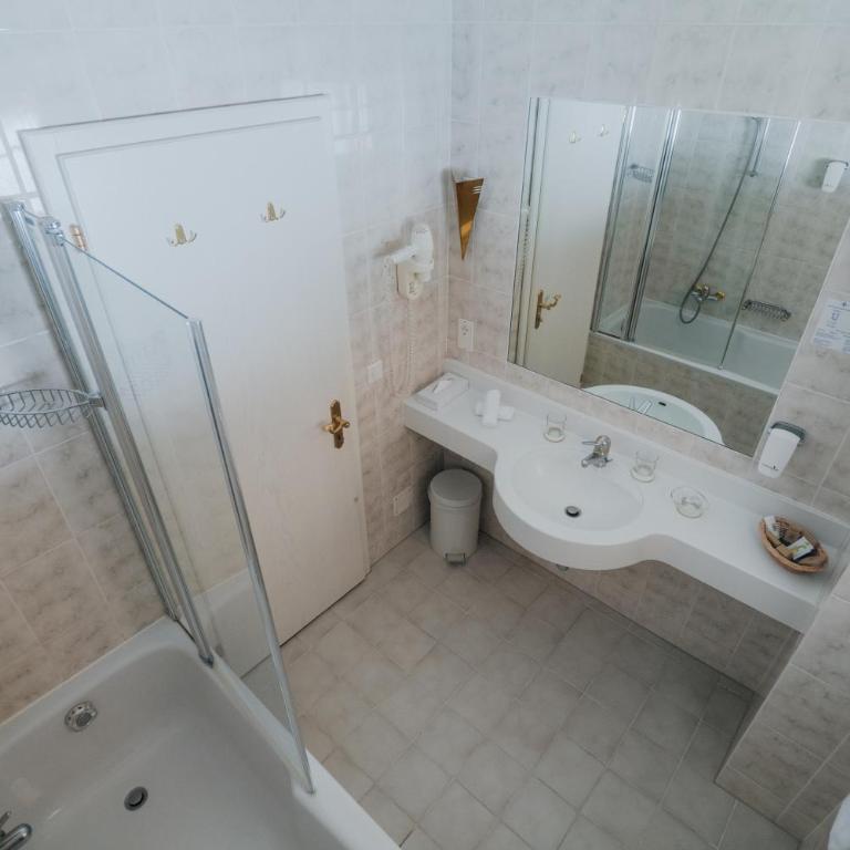 Wellnesshotel Schweizerhof - Doppelzimmer mit Balkon - 2