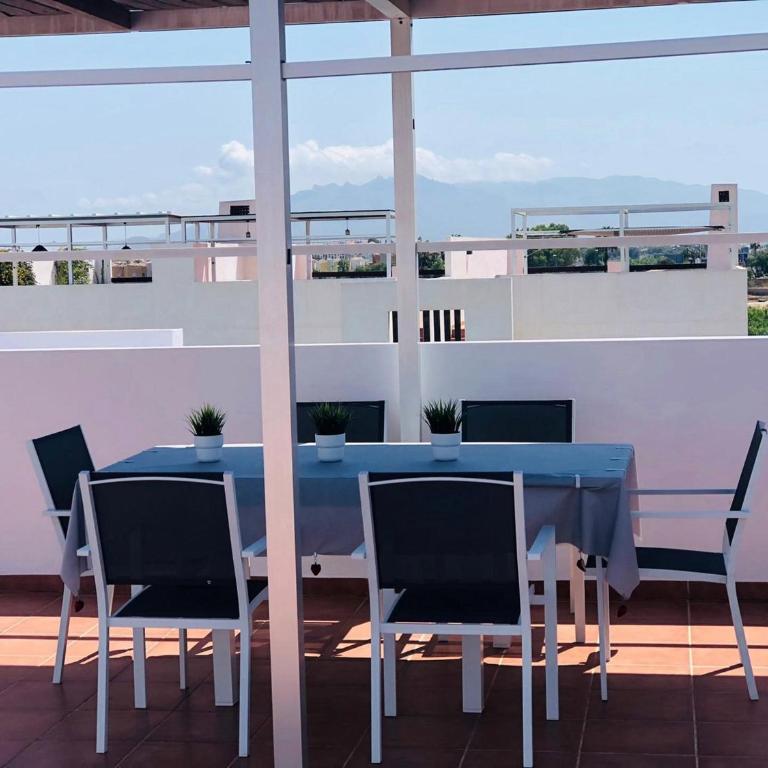 Apartamentos Paraíso Vera Playa, Ático Alborada con solárium grande privado, a pie de playa, WIFI - Apartamento de 2 dormitorios - 11
