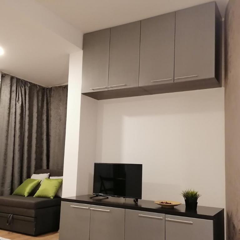 Downtown Parliament - Standardni Studio - 9