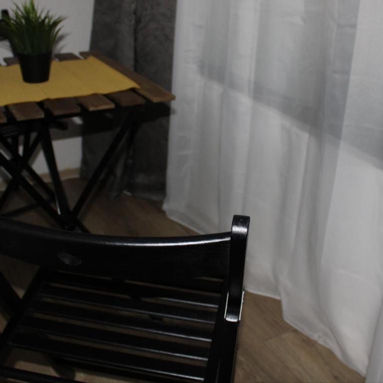 Downtown Parliament - Standardni Studio - 11