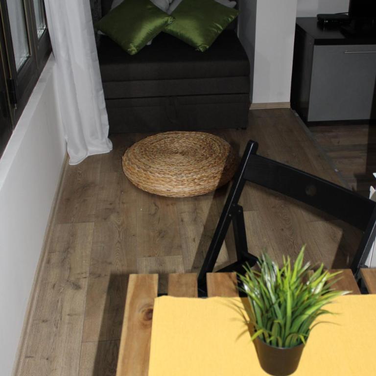 Downtown Parliament - Standardni Studio - 12