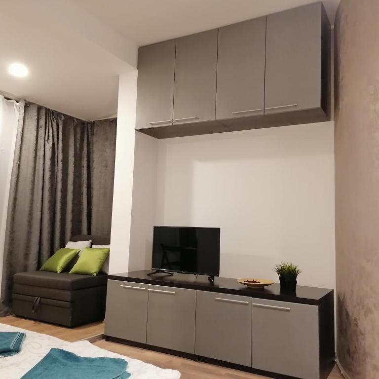 Downtown Parliament - Standardni Studio - 6