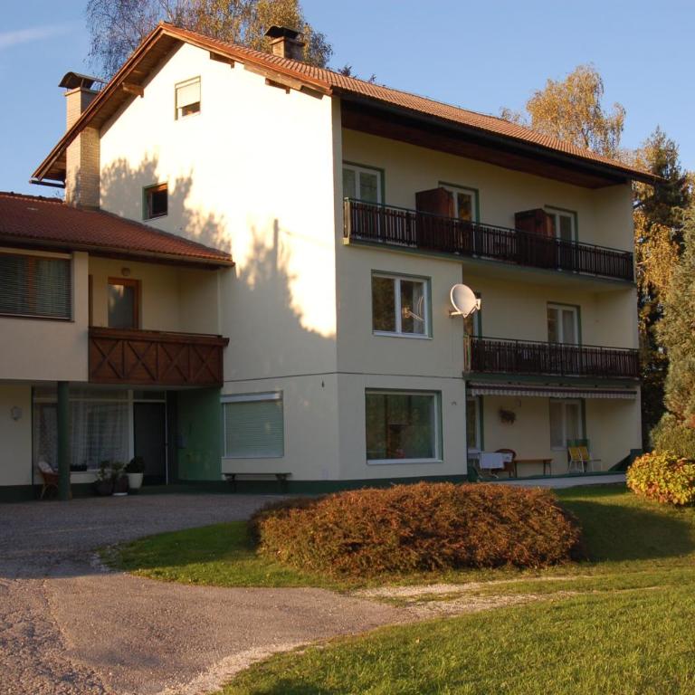Sonnhügel Apartments - Ferienwohnungen - Apartment mit 2 Schlafzimmern und Balkon - 2