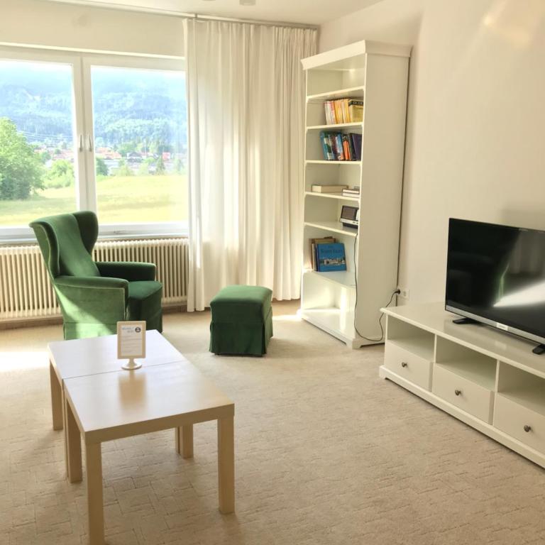 Sonnhügel Apartments - Ferienwohnungen - Apartment mit 2 Schlafzimmern und Balkon - 21