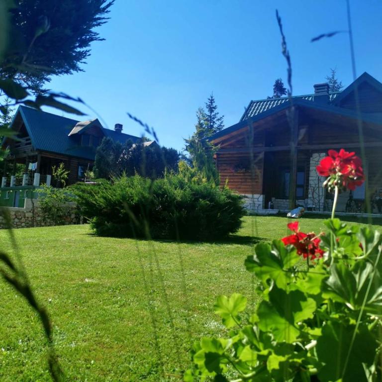 Mountain Star - Three-Bedroom House - 23
