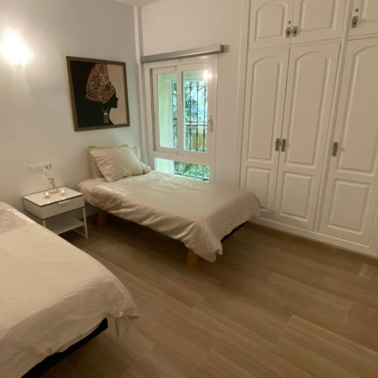 Capaldi Luxury Holiday Rentals Puerto Marina Benalmadena - Apartment - 18
