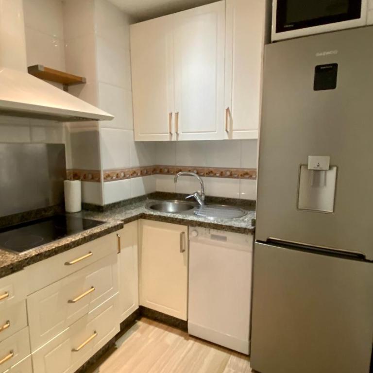 Capaldi Luxury Holiday Rentals Puerto Marina Benalmadena - Apartment - 22
