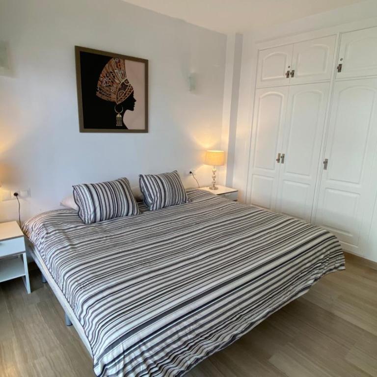 Capaldi Luxury Holiday Rentals Puerto Marina Benalmadena - Apartment - 12
