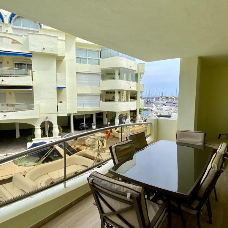 Capaldi Luxury Holiday Rentals Puerto Marina Benalmadena - Apartment - 6