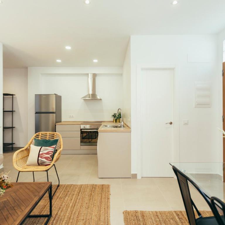 Tu casa en el corazón de Triana - Apartamento de 2 dormitorios - 14