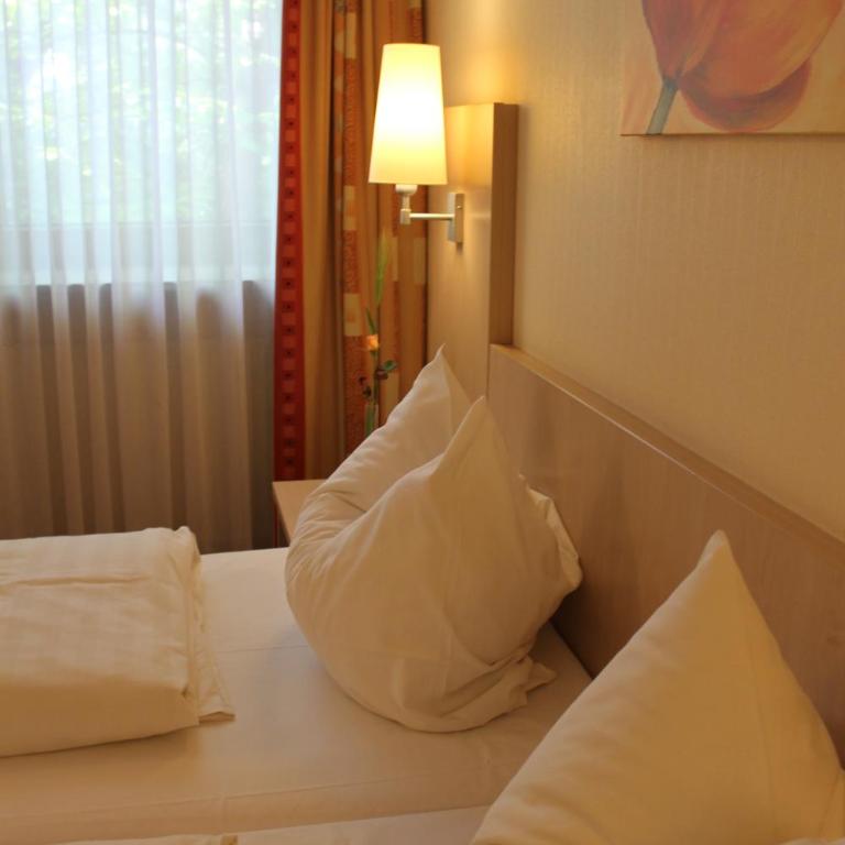 Hotel Petzengarten - Doppel- oder Zweibettzimmer - 1