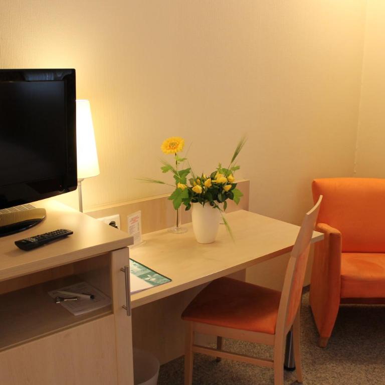 Hotel Petzengarten - Doppel- oder Zweibettzimmer - 2