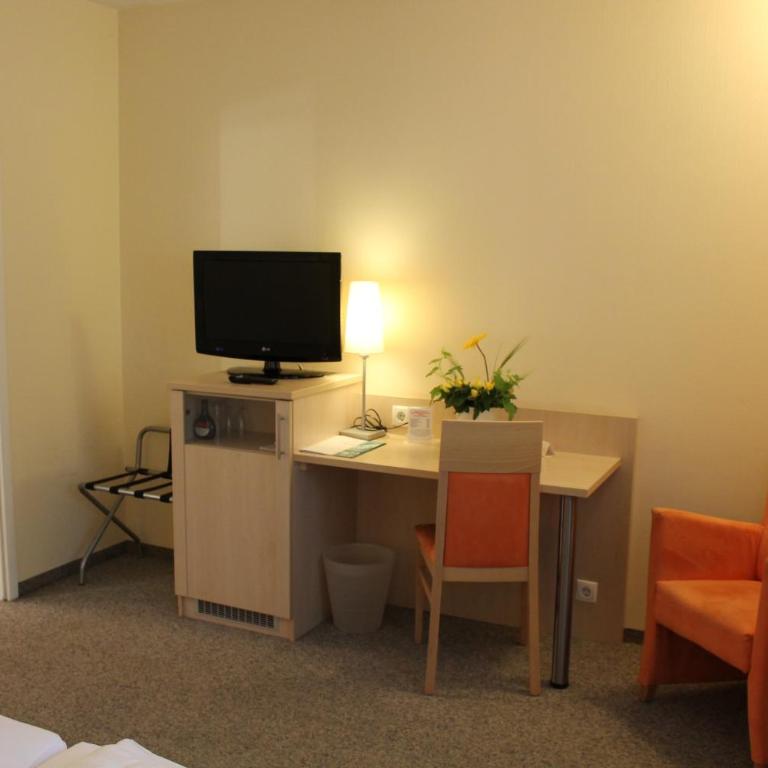 Hotel Petzengarten - Doppel- oder Zweibettzimmer - 3