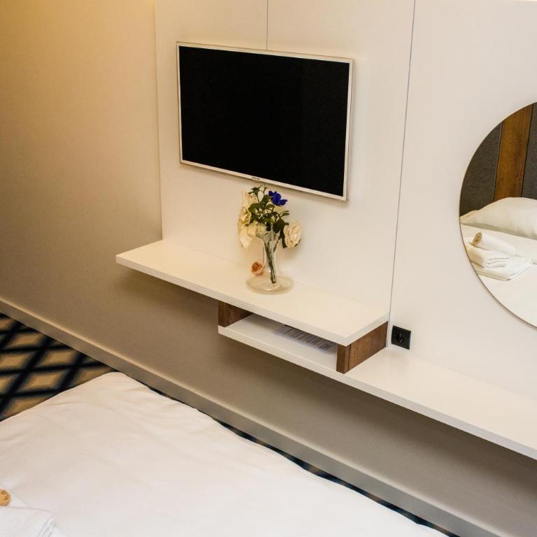 Swiss Plus Hotel - Superior Double or Twin Room - 16