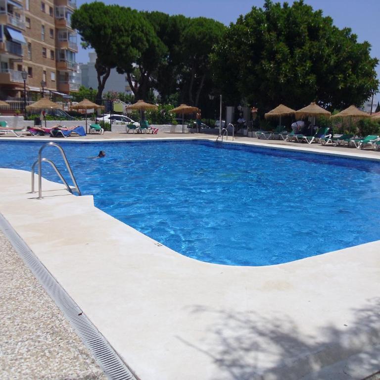 Sunny studio in Piscis building - One-Bedroom Apartment - 1