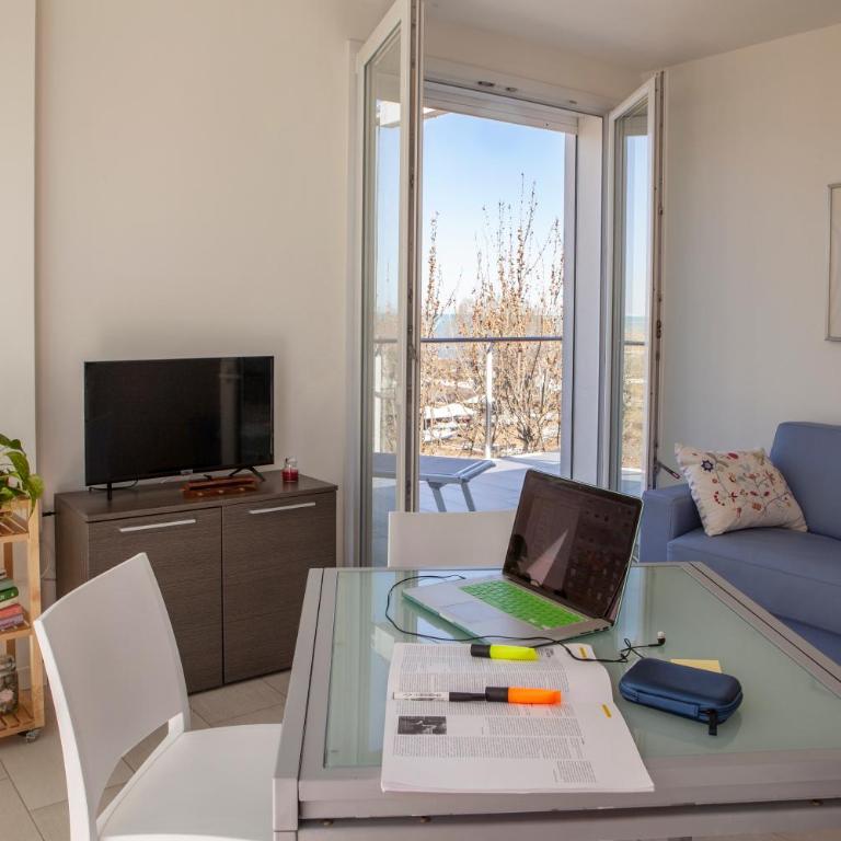 Residence Sunrise - Attico con 2 Camere da Letto e Balcone - 3