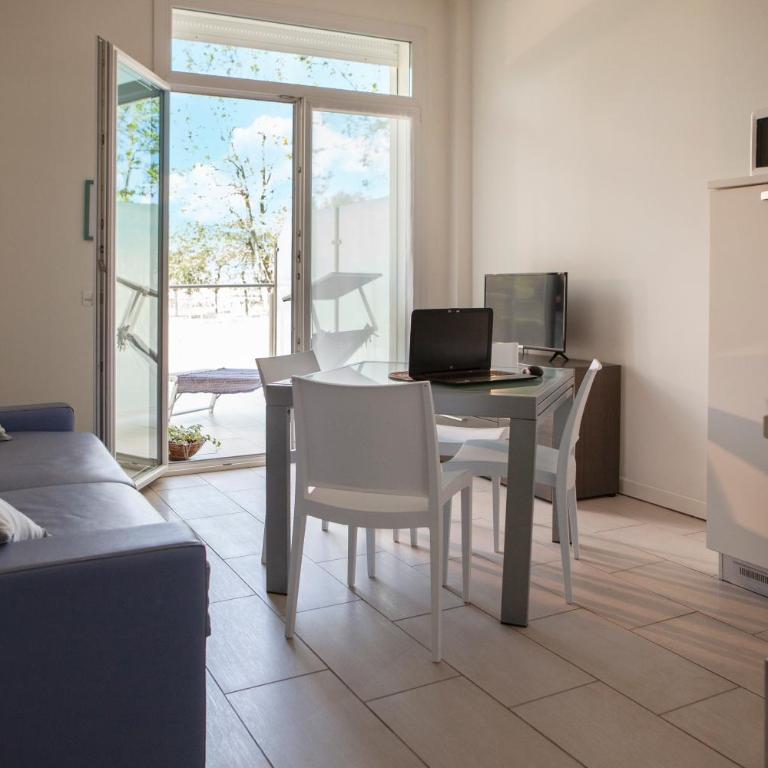 Residence Sunrise - Appartamento con 1 Camera da Letto e Balcone - 11