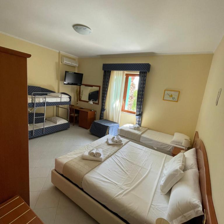 Villa Julia - Camera Familiare - 2