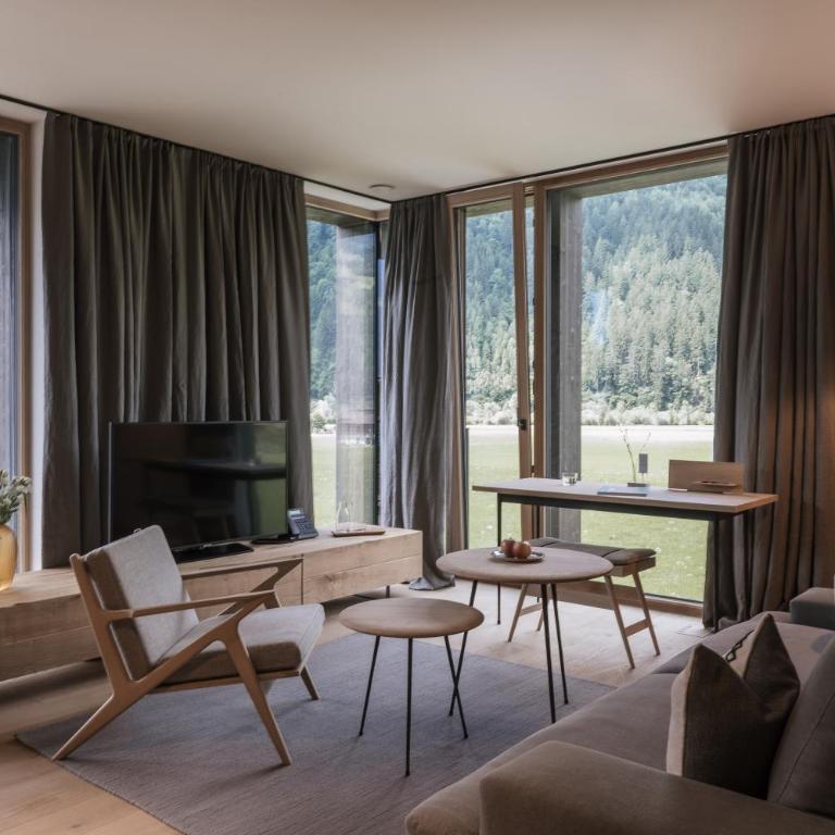 zelloon boutique hotel - Deluxe Suite - 9