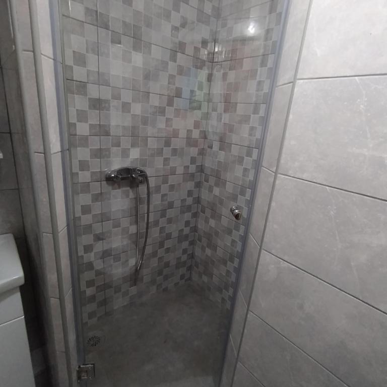 Apartmani Zora-Vuković - Porodična Soba sa Terasom - 8