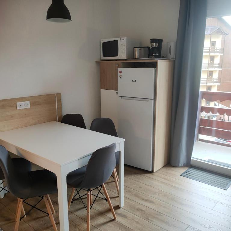 Risoul Appartement Rénové Piscine Balcons de Sirius - Appartement - 8